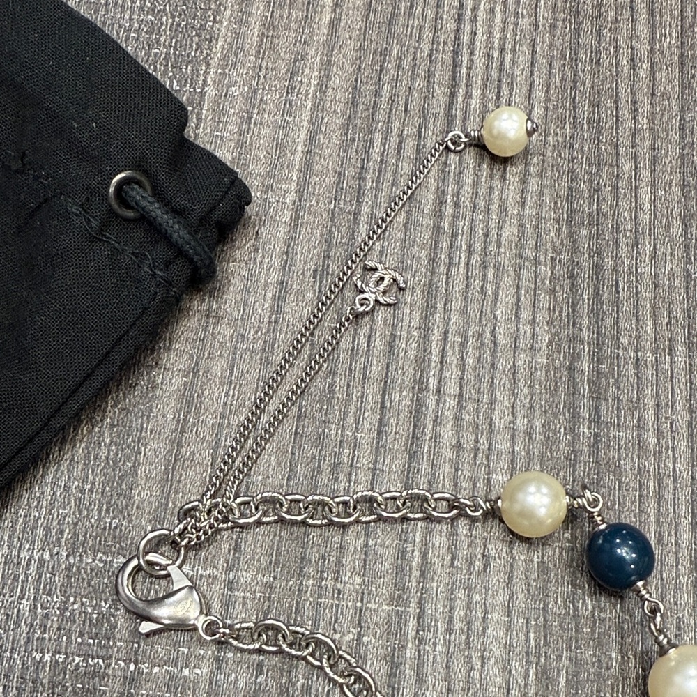 CHANEL Silver and Pearl Necklace with Blue Accents - Picture 4 of 6